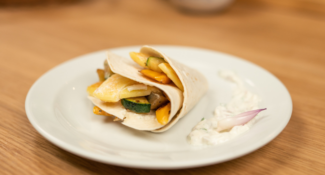 Tortilla so zeleninou a Syrom na panvicu