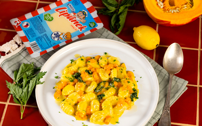 Bramborové gnocchi s dýní, sýrem Lipánek a kopřivami