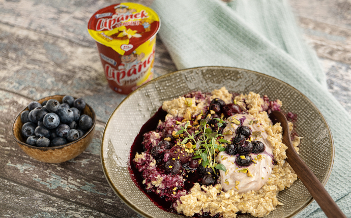 Ovsená kaša s horúcím ovocím a tradičným Lipánkom