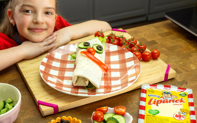 Plnený wrap s plátkovým syrom Lipánek