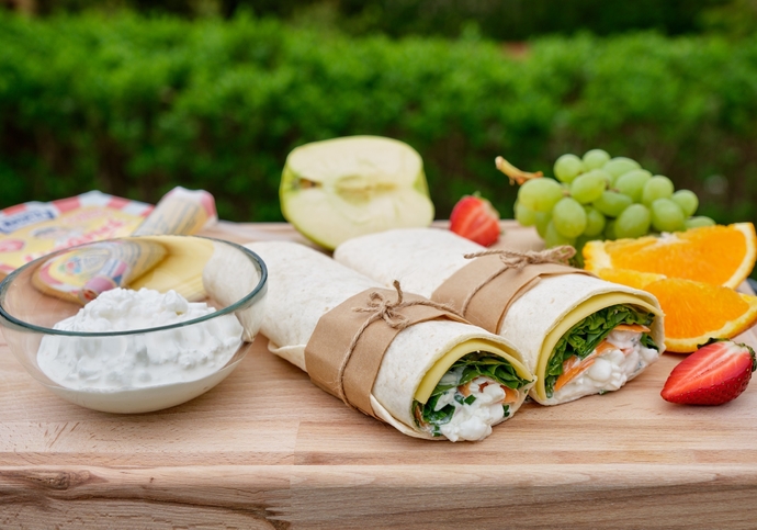 Wrap s Jihočeským cottage a plátkovým sýrem Lipánek