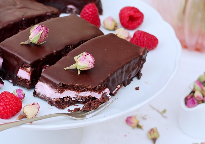 ruzove-rezy-s-cottage-kremem-4